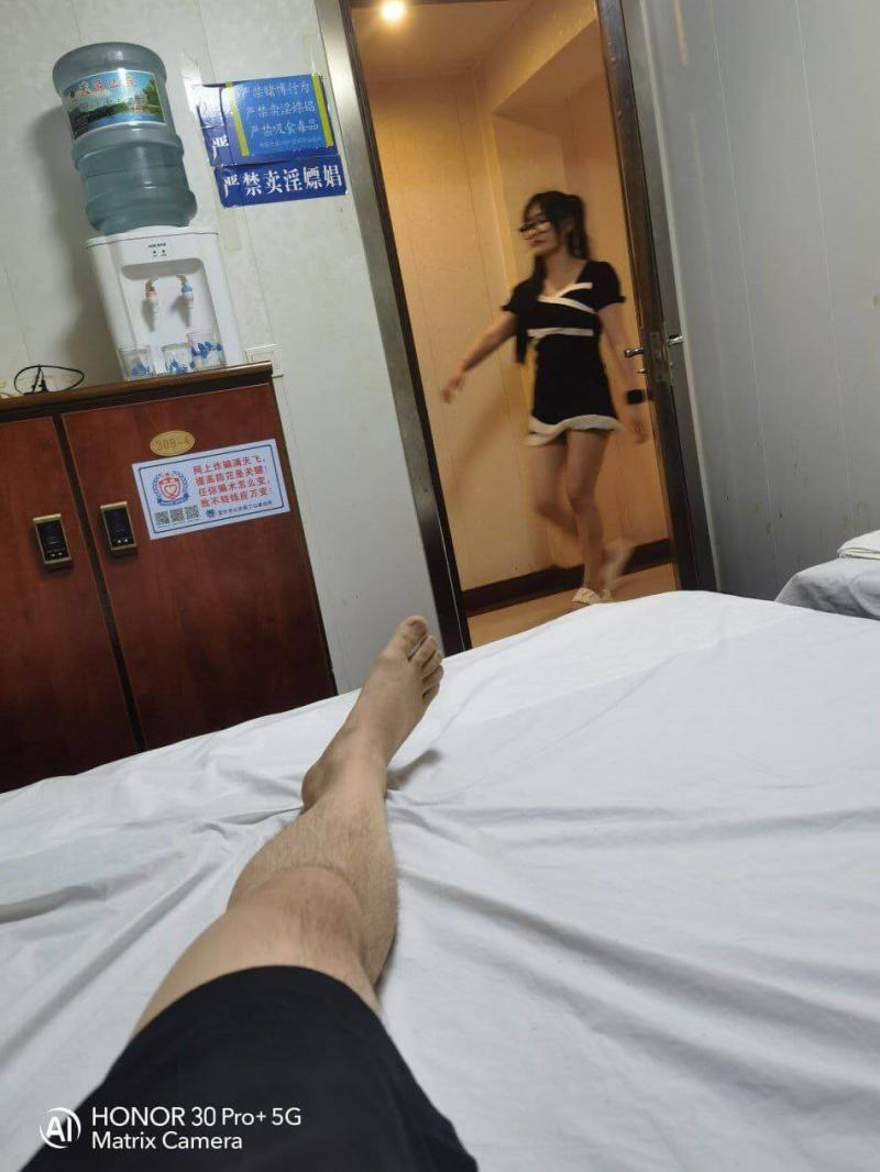 高德宜兴紫荆泉浴室，上去到2楼